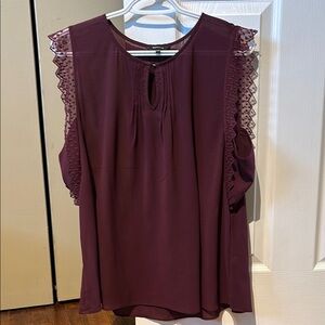 Elegant Lace Trim Sleeveless Top - Purple
